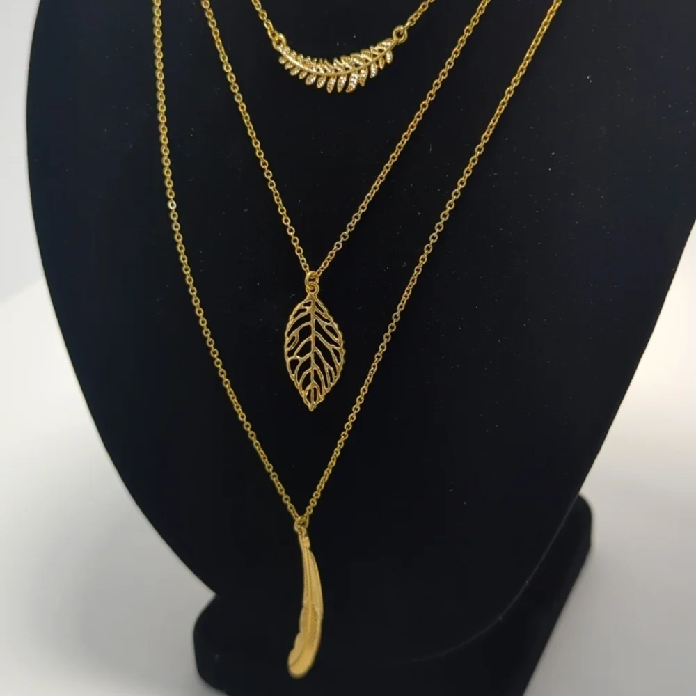 Leaf Pendant Necklace Triple Layered - Picture 9 of 10